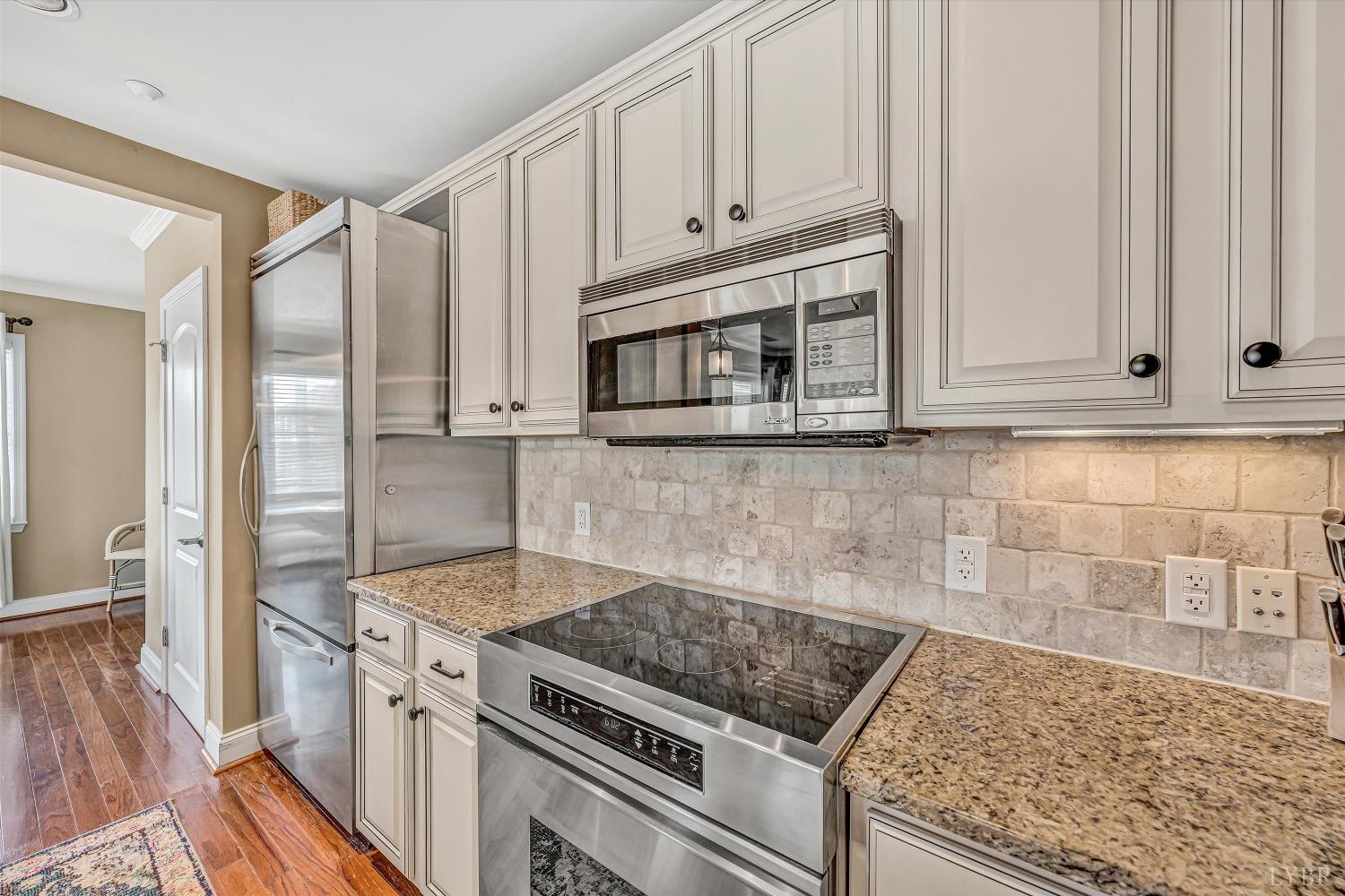 100 Bridgewater Pointe Place, Unit 201 Moneta, VA 24121 - Photo 5 of 32