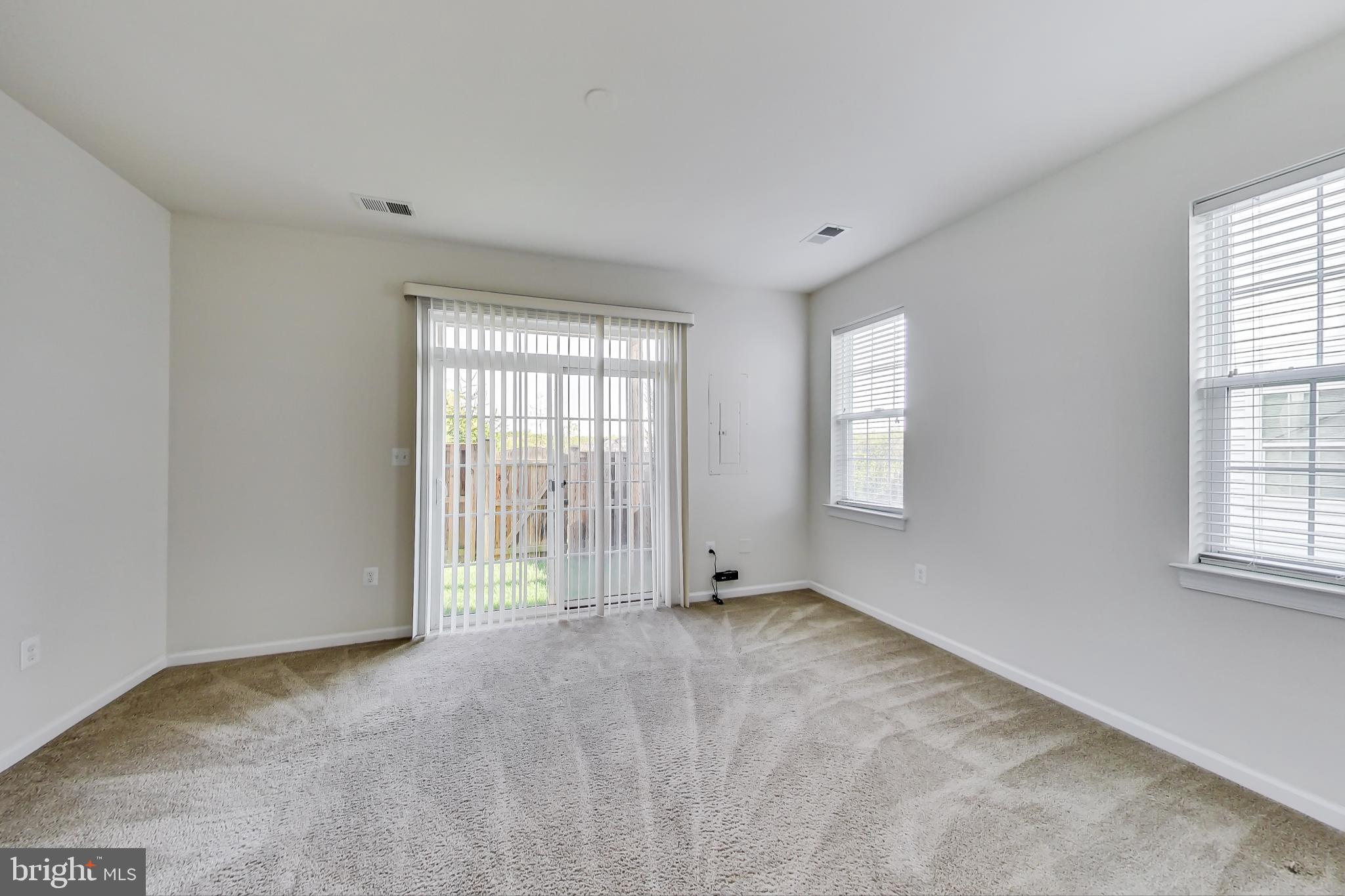 7436 Riding Meadow Way Manassas, VA 20111 - Photo 2 of 15 First level living area