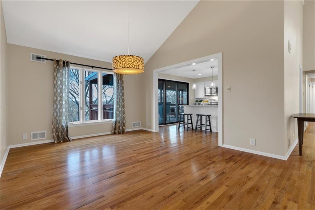 519 Harrogate Road Pittsburgh, PA 15241 - Photo 3 of 23 Gallery Image 3