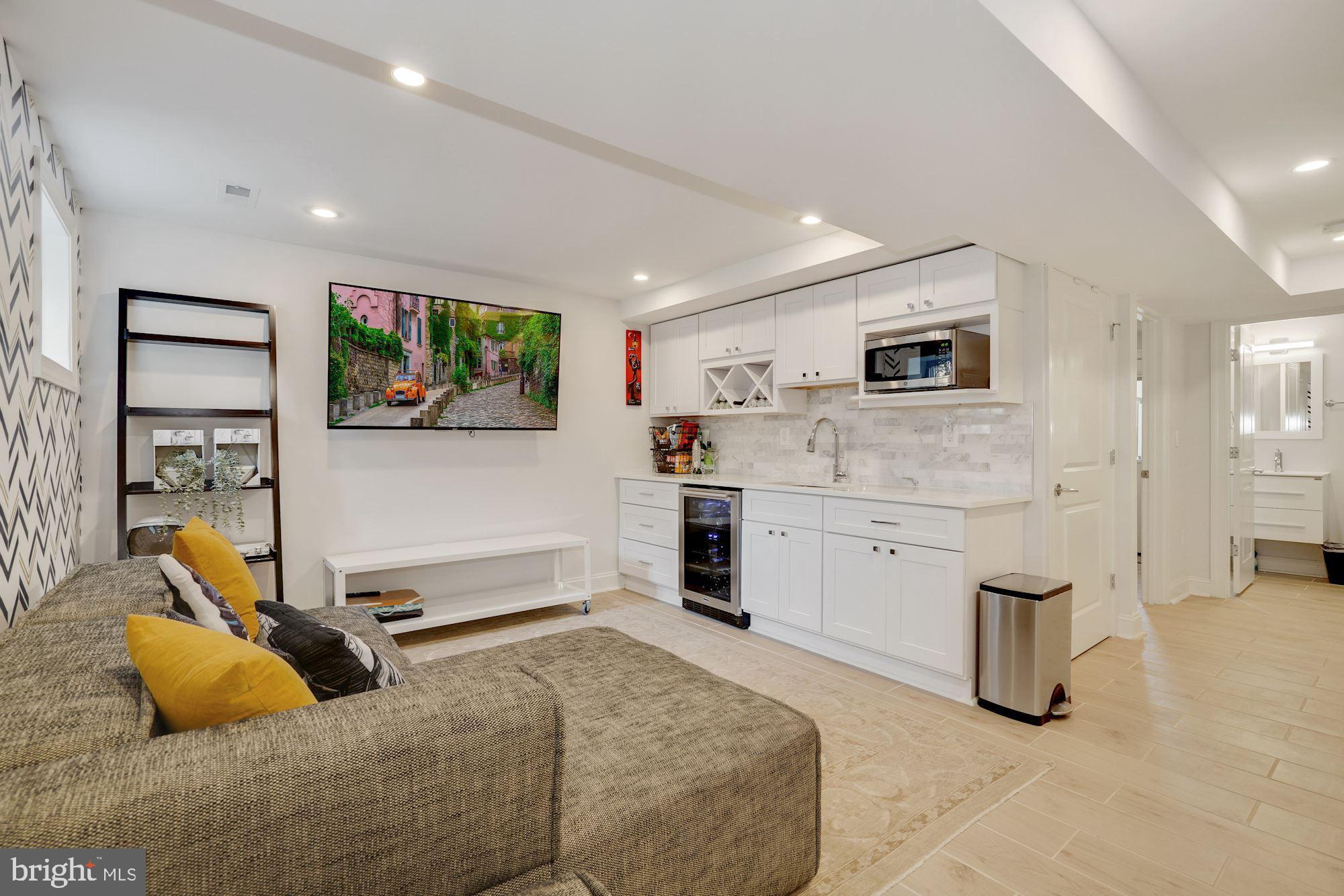 1812 Bay Street Southeast Washington, DC 20003 - Photo 23 of 27