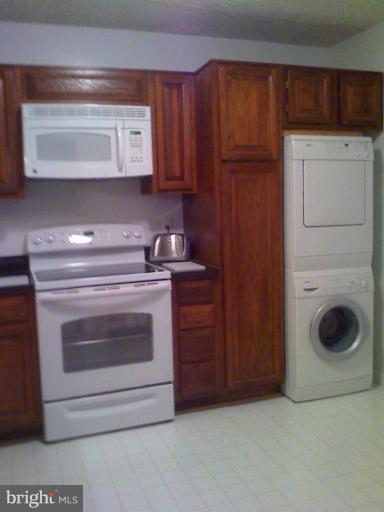 1800 Old Meadow Road, Unit 1415 McLean, VA 22102 - Photo 7 of 8 Kitchen #2