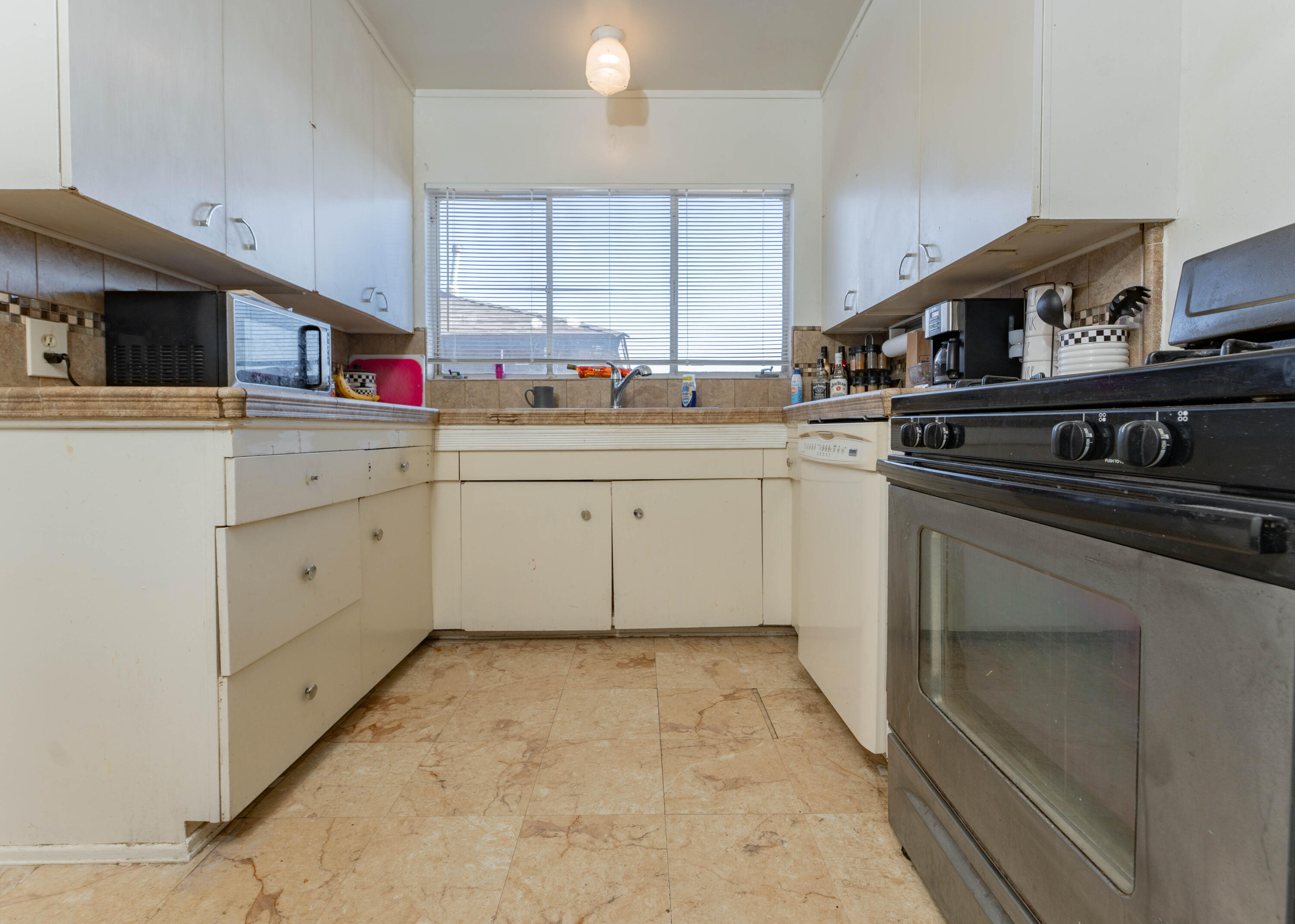2209 Fairfax Road Bakersfield, CA 93306 - Photo 18 of 37 18