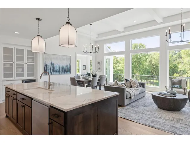 $1,574,622 | Xxx7 Xxx7 Timberland Road, Eden Prairie, MN 55347