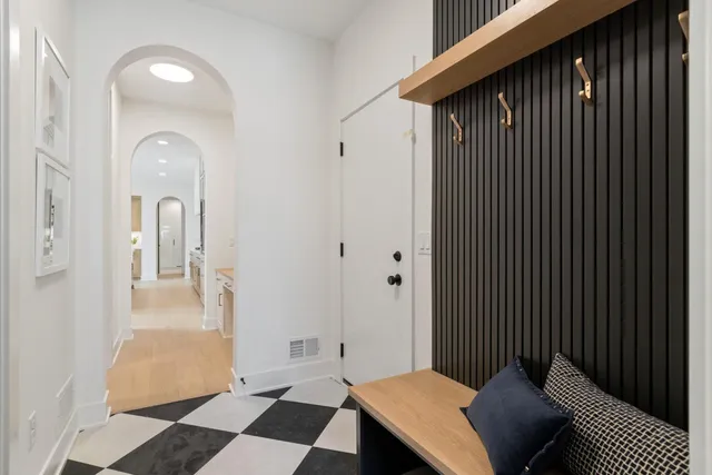 $1,574,622 | Xxx7 Xxx7 Timberland Road, Eden Prairie, MN 55347