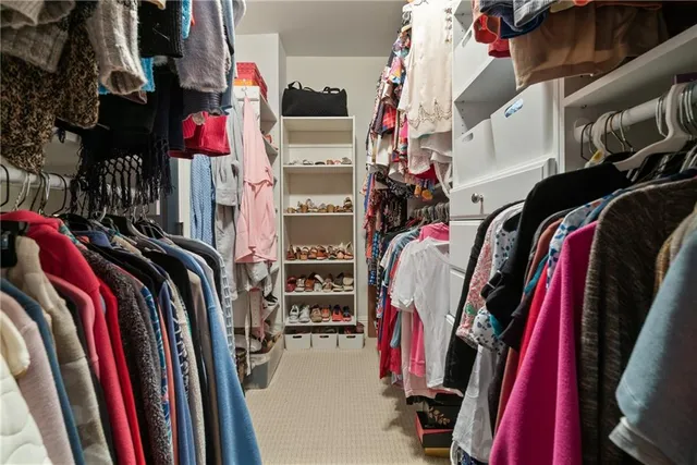 $837,000 | 9056 Riverbend Manor, Alpharetta, GA 30022