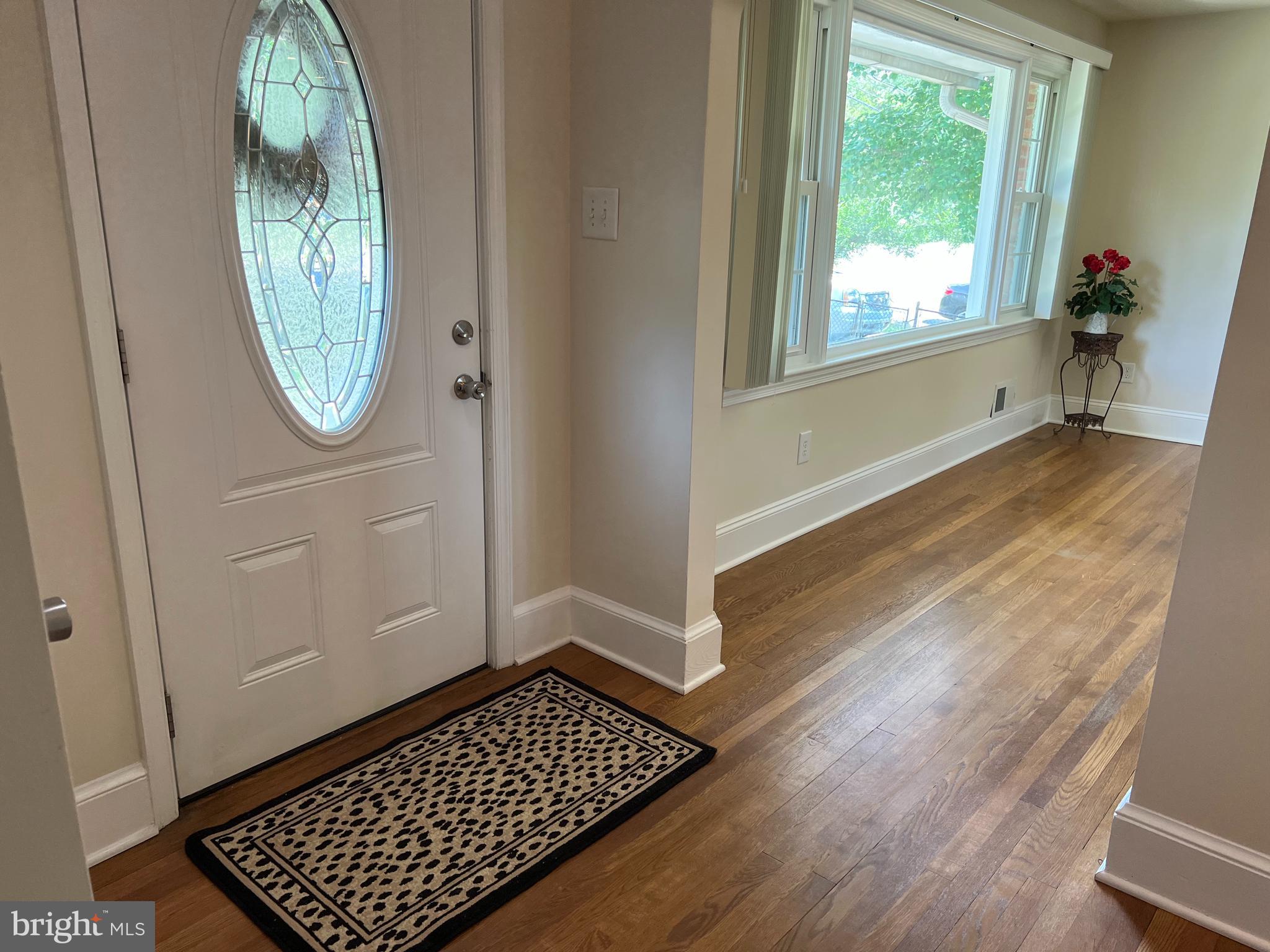 7618 Old Linton Hall Road Gainesville, VA 20155 - Photo 11 of 44 Foyer
