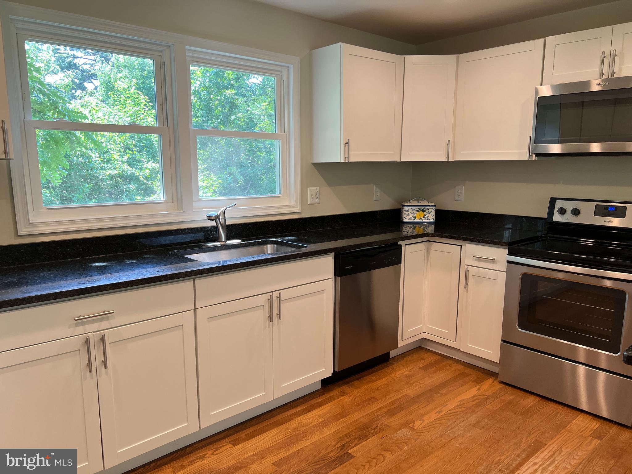 7618 Old Linton Hall Road Gainesville, VA 20155 - Photo 17 of 44 Lots of counter space