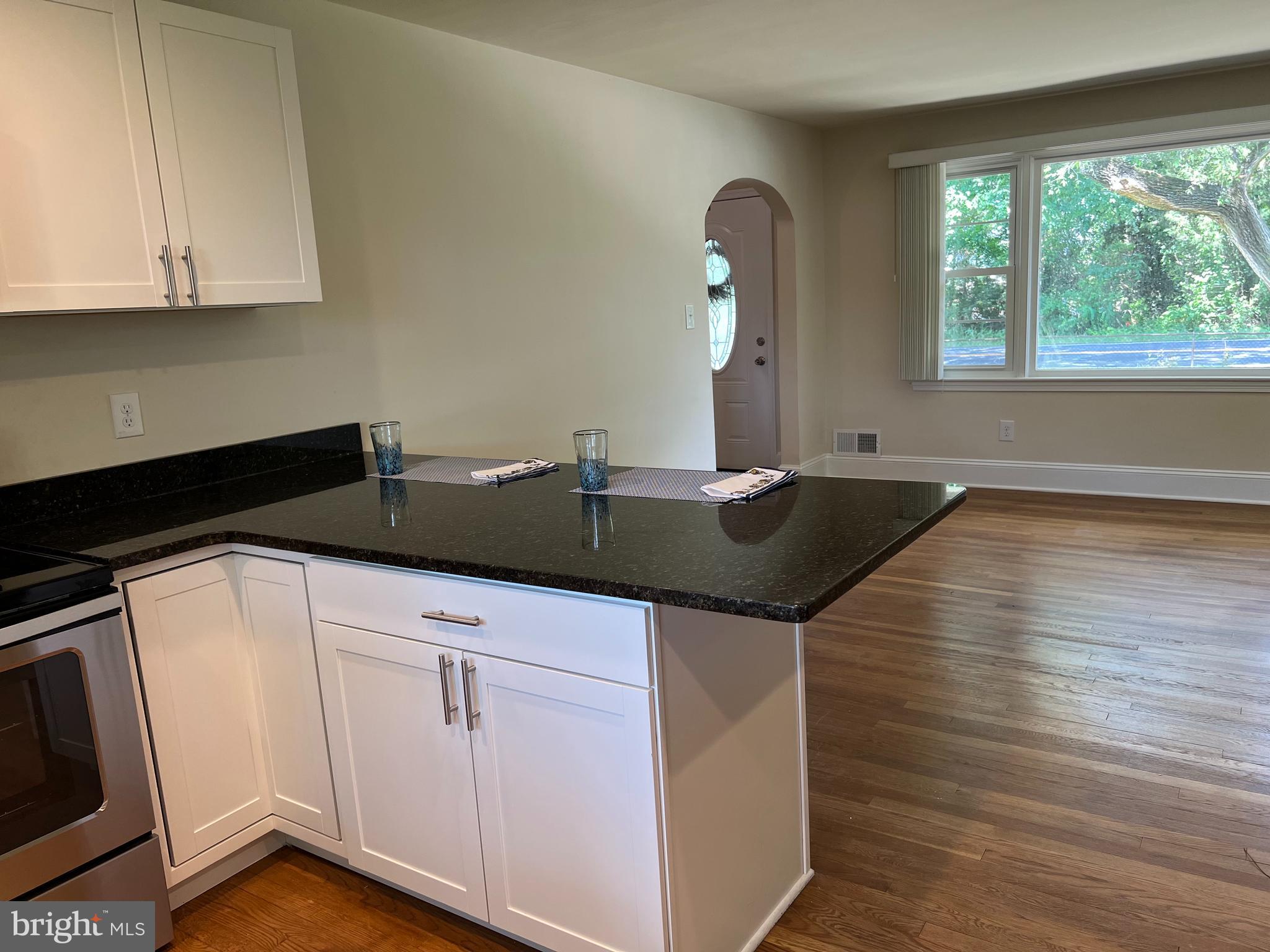 7618 Old Linton Hall Road Gainesville, VA 20155 - Photo 19 of 44 Breakfast bar