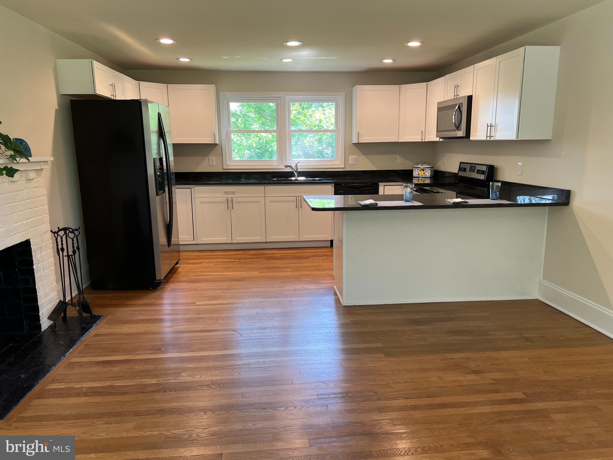 7618 Old Linton Hall Road Gainesville, VA 20155 - Photo 21 of 44 Open kitchen to FR