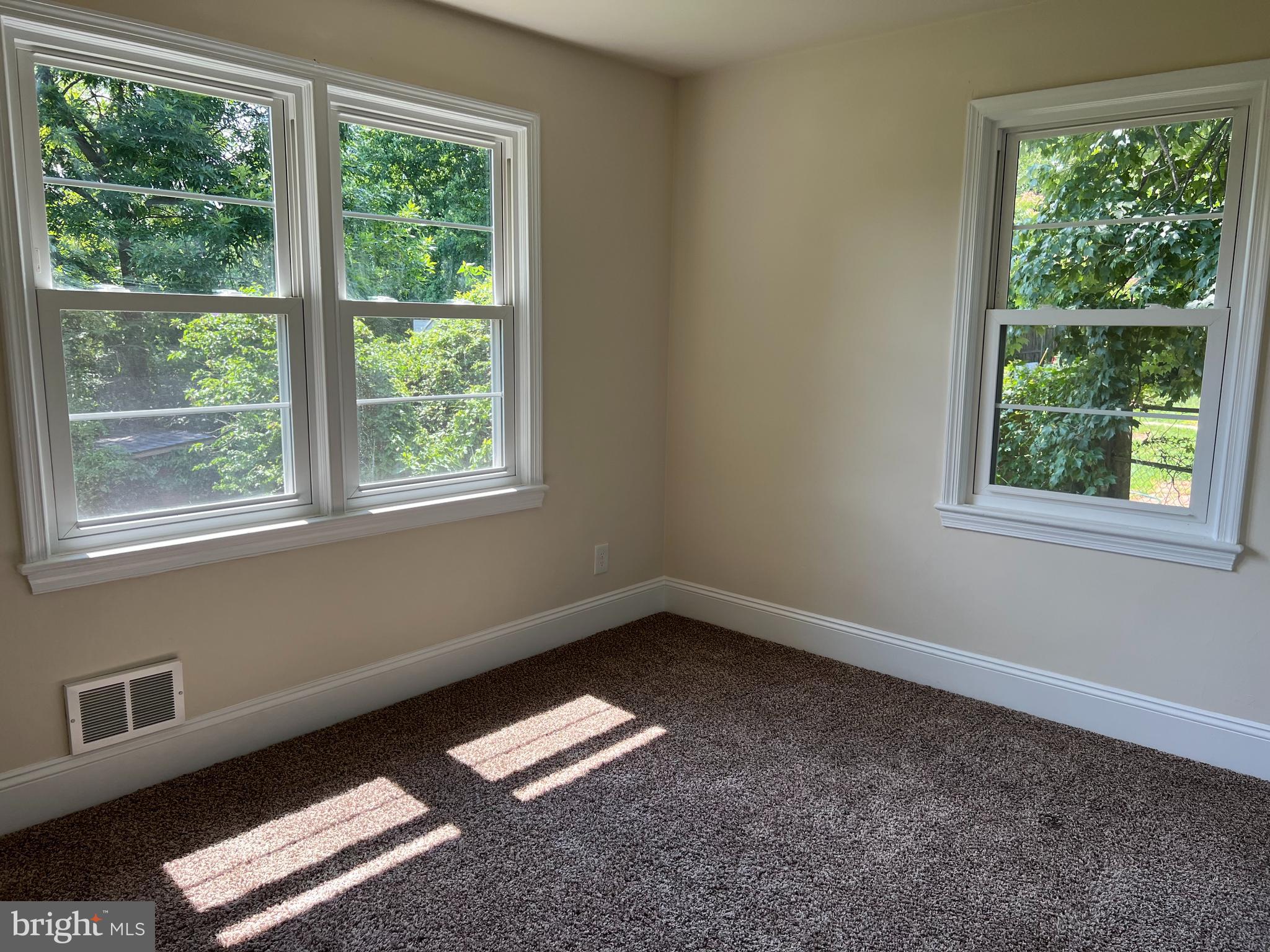 7618 Old Linton Hall Road Gainesville, VA 20155 - Photo 28 of 44 Main level Bedroom 1
