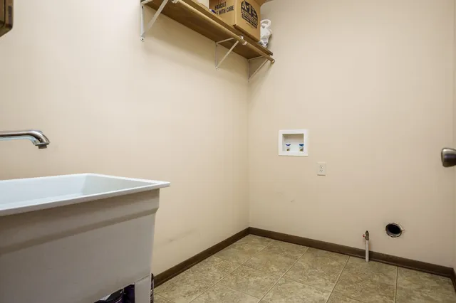 $500,000 | 8087 Auburn Road, Winnebago, IL 61088