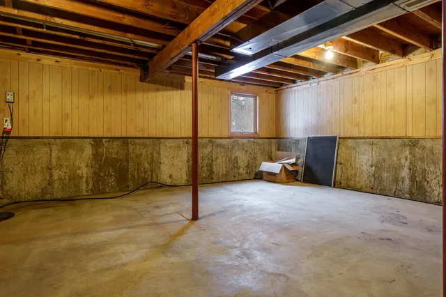 $500,000 | 8087 Auburn Road, Winnebago, IL 61088