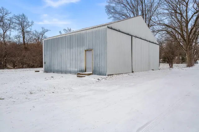 $500,000 | 8087 Auburn Road, Winnebago, IL 61088