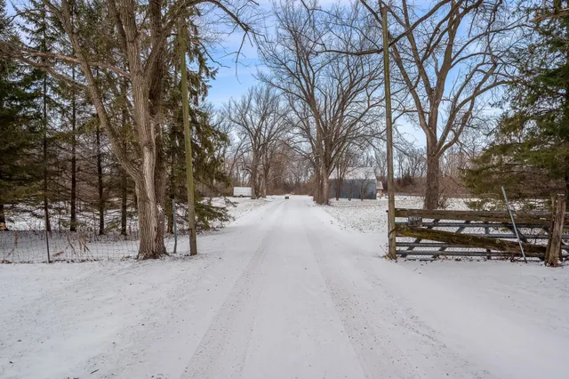 $500,000 | 8087 Auburn Road, Winnebago, IL 61088