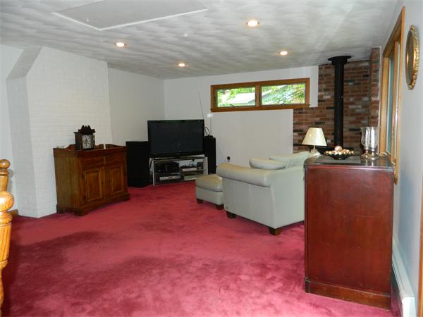3 Russell Road Wayland, MA 01778 - Photo 8 of 14
