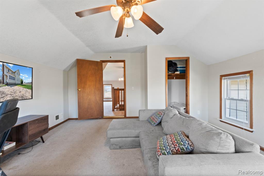 9269 Dixon Road Monroe, MI 48161 - Photo 15 of 57