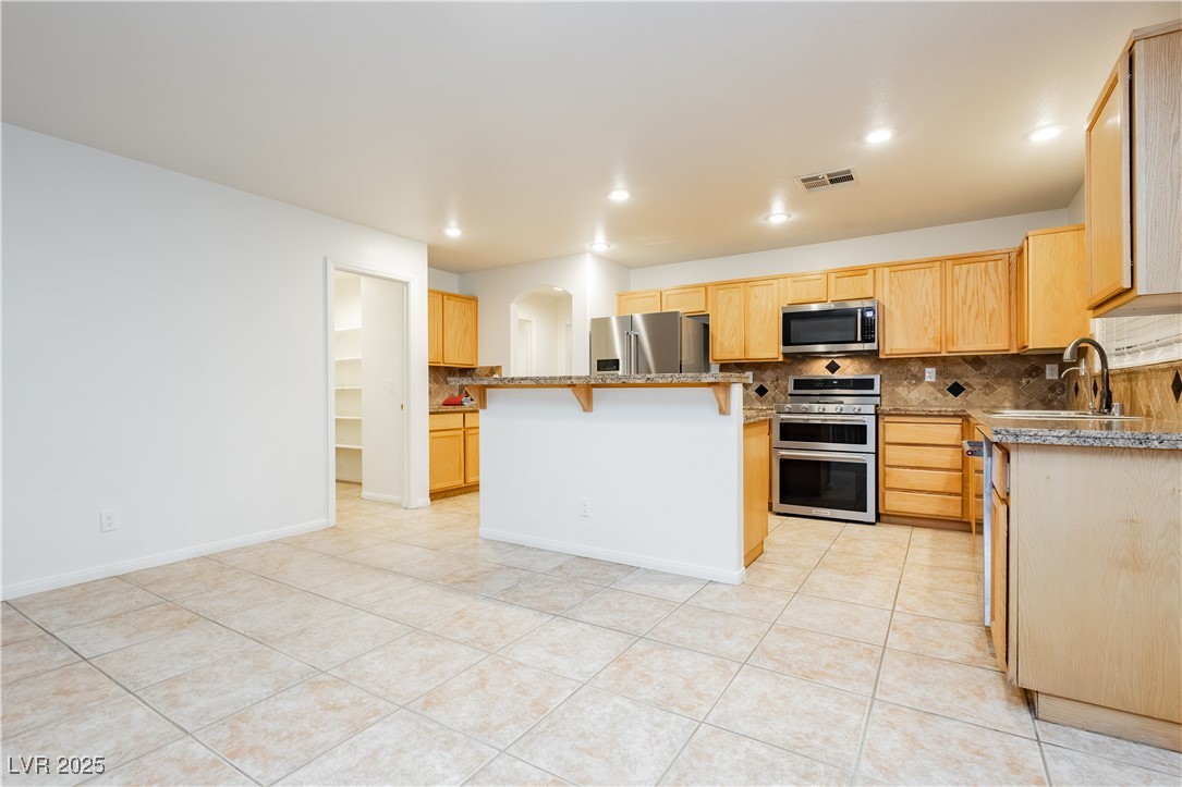 8620 Vivid Violet Avenue Las Vegas, NV 89143 - Photo 7 of 31