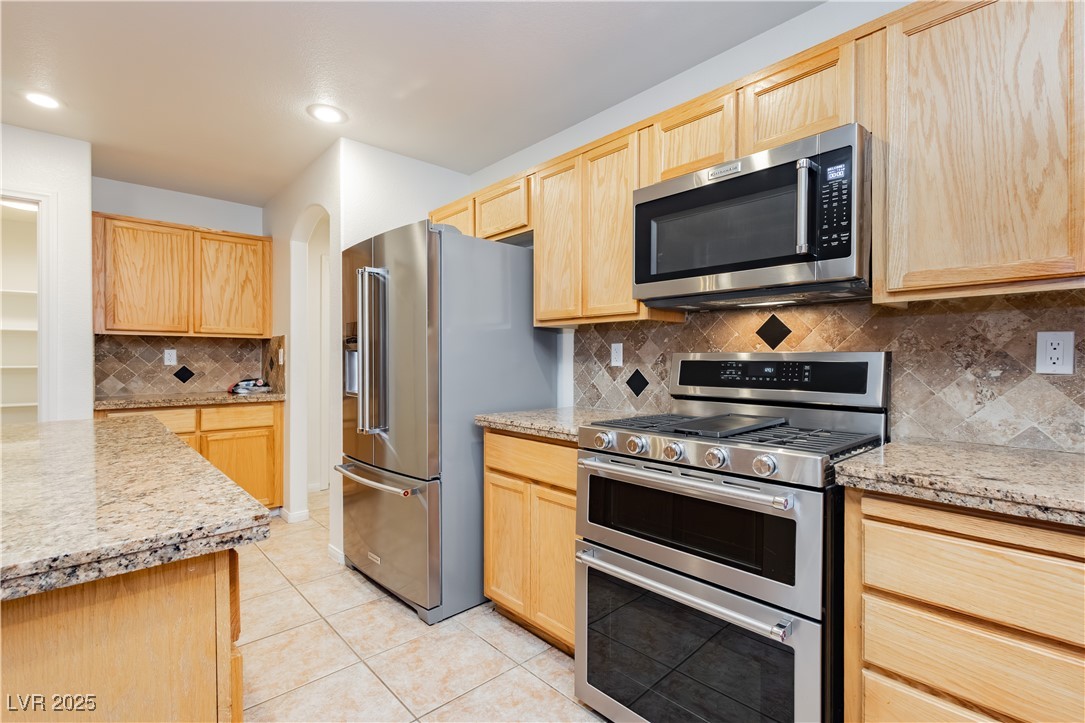 8620 Vivid Violet Avenue Las Vegas, NV 89143 - Photo 9 of 31