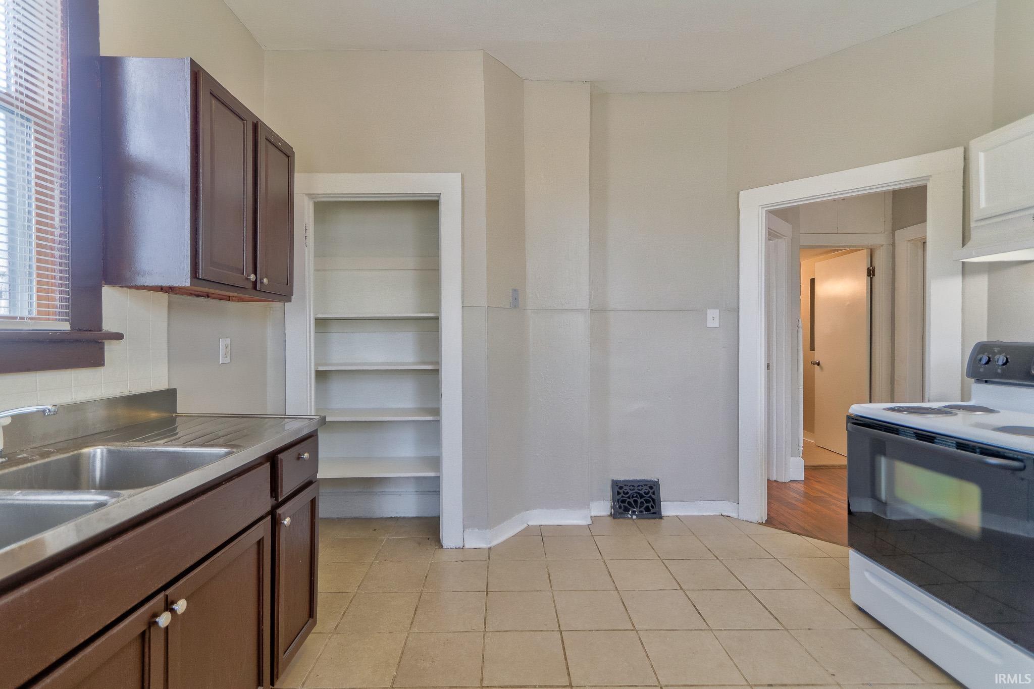 900 East Walnut Street Evansville, IN 47713 - Photo 12 of 24