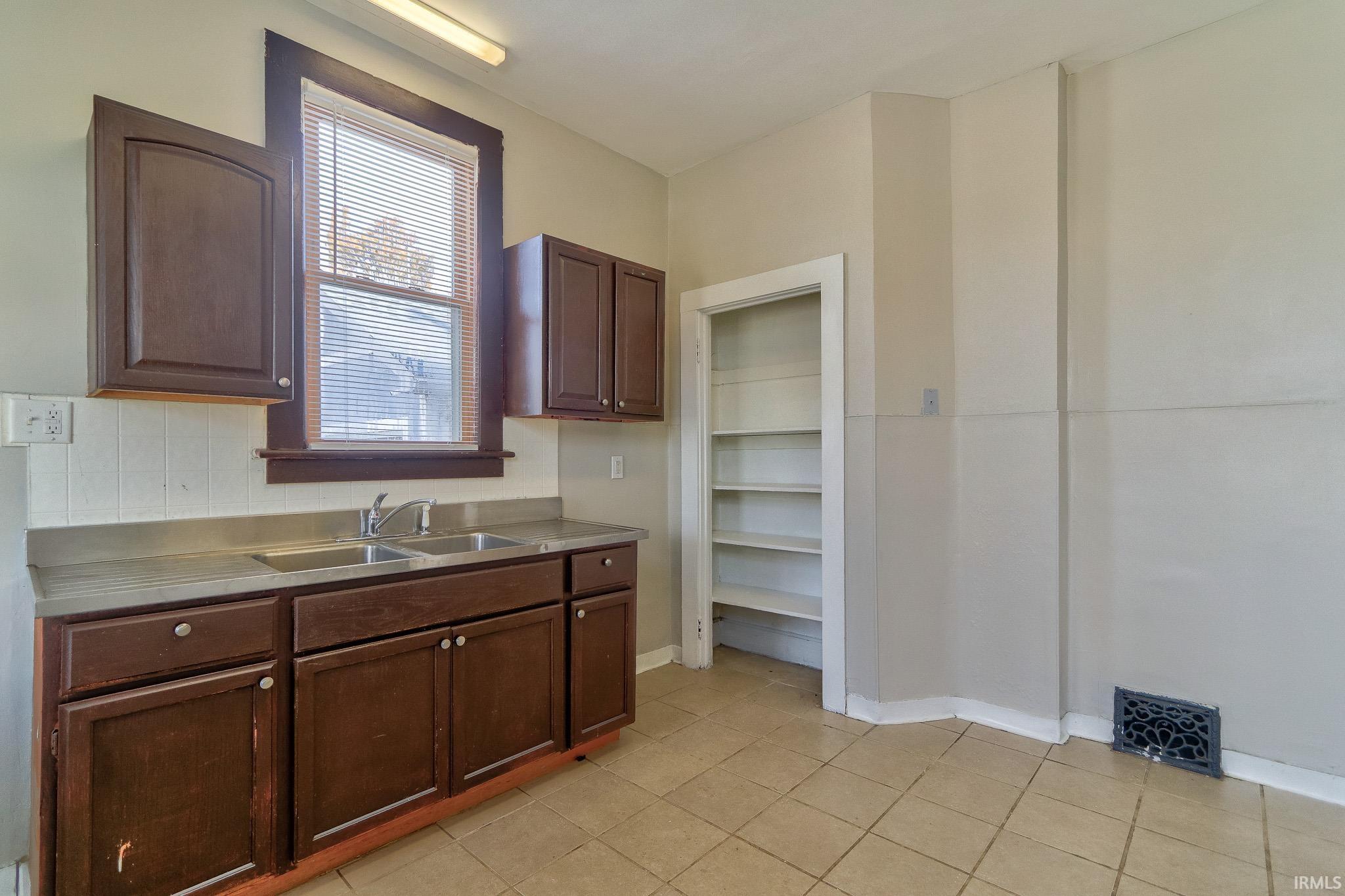 900 East Walnut Street Evansville, IN 47713 - Photo 13 of 24