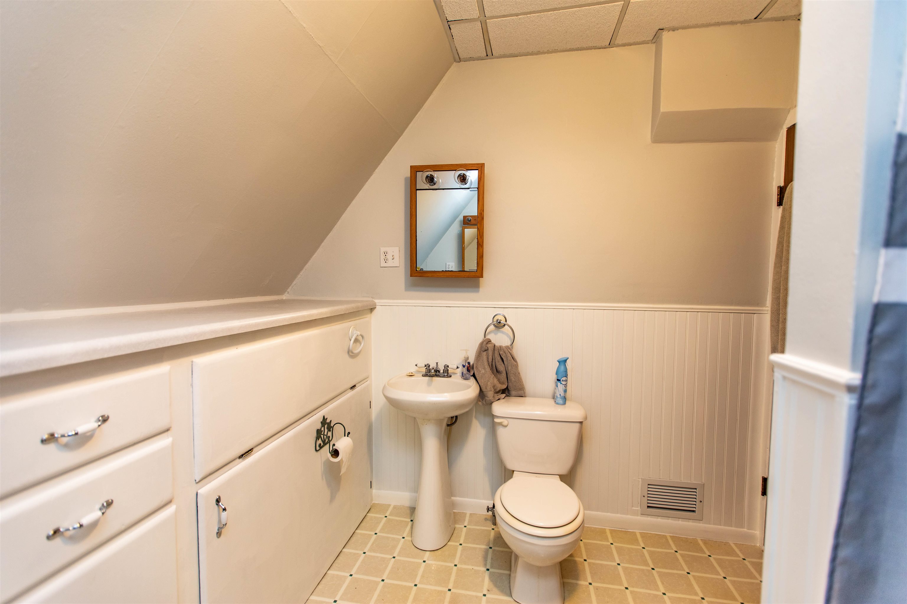 705 Fountain Street Mineral Point, WI 53565 - Photo 15 of 38