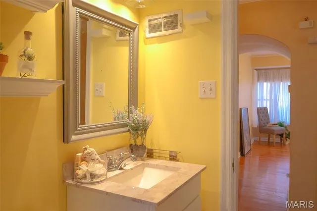 $2,000 | 2627 Louis Avenue, Brentwood, MO 63144