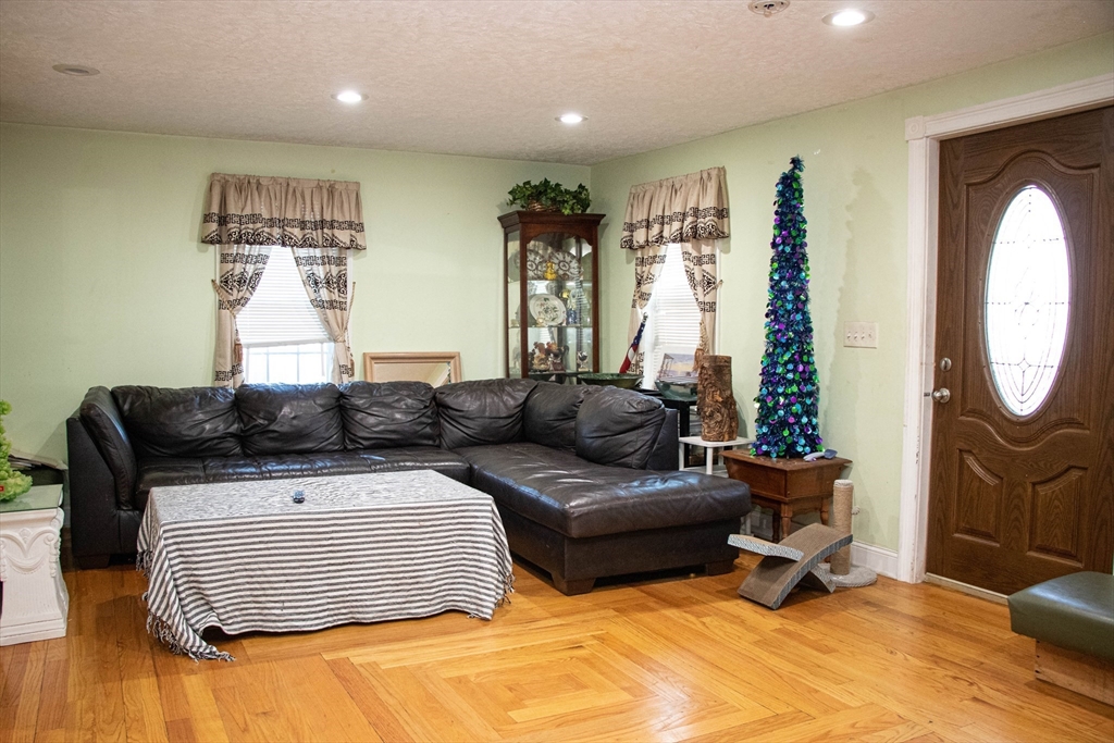 20 Washburn Street Worcester, MA 01610 - Photo 5 of 40 a living room with furniture