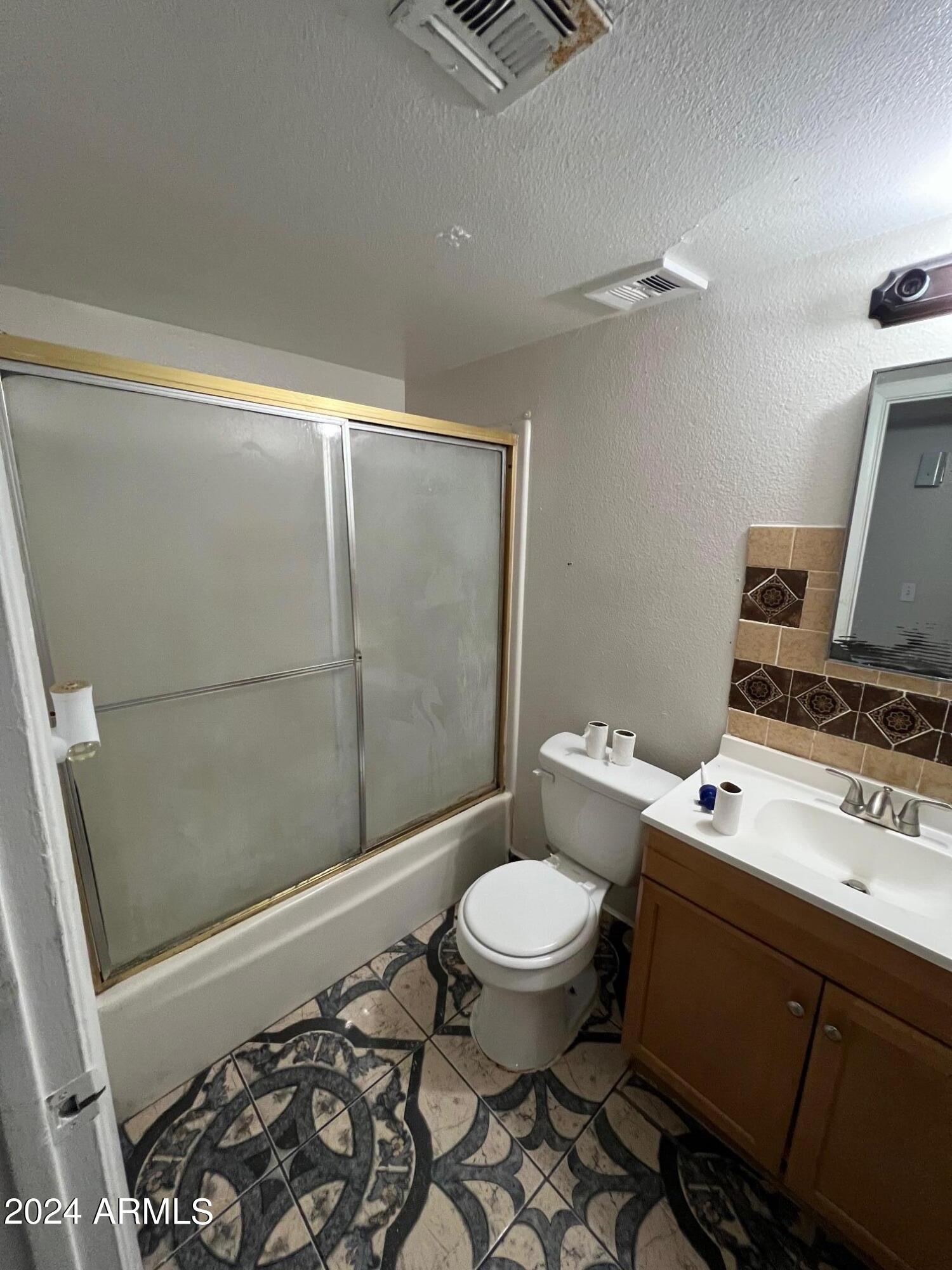 1807 West Carter Road Phoenix, AZ 85041 - Photo 8 of 11 Bathroom