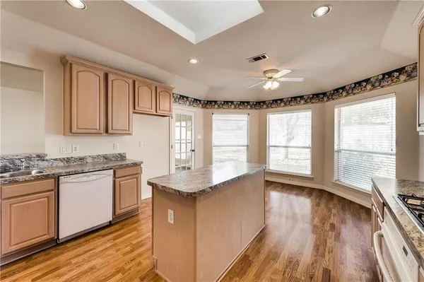 $2,900 | 3519 Heather Brook Drive, Arlington, TX 76001