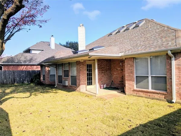 $2,900 | 3519 Heather Brook Drive, Arlington, TX 76001