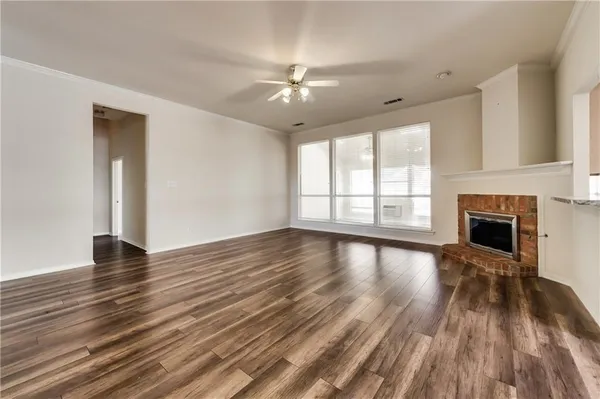 $2,900 | 3519 Heather Brook Drive, Arlington, TX 76001