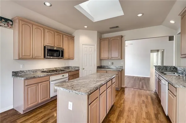 $2,900 | 3519 Heather Brook Drive, Arlington, TX 76001