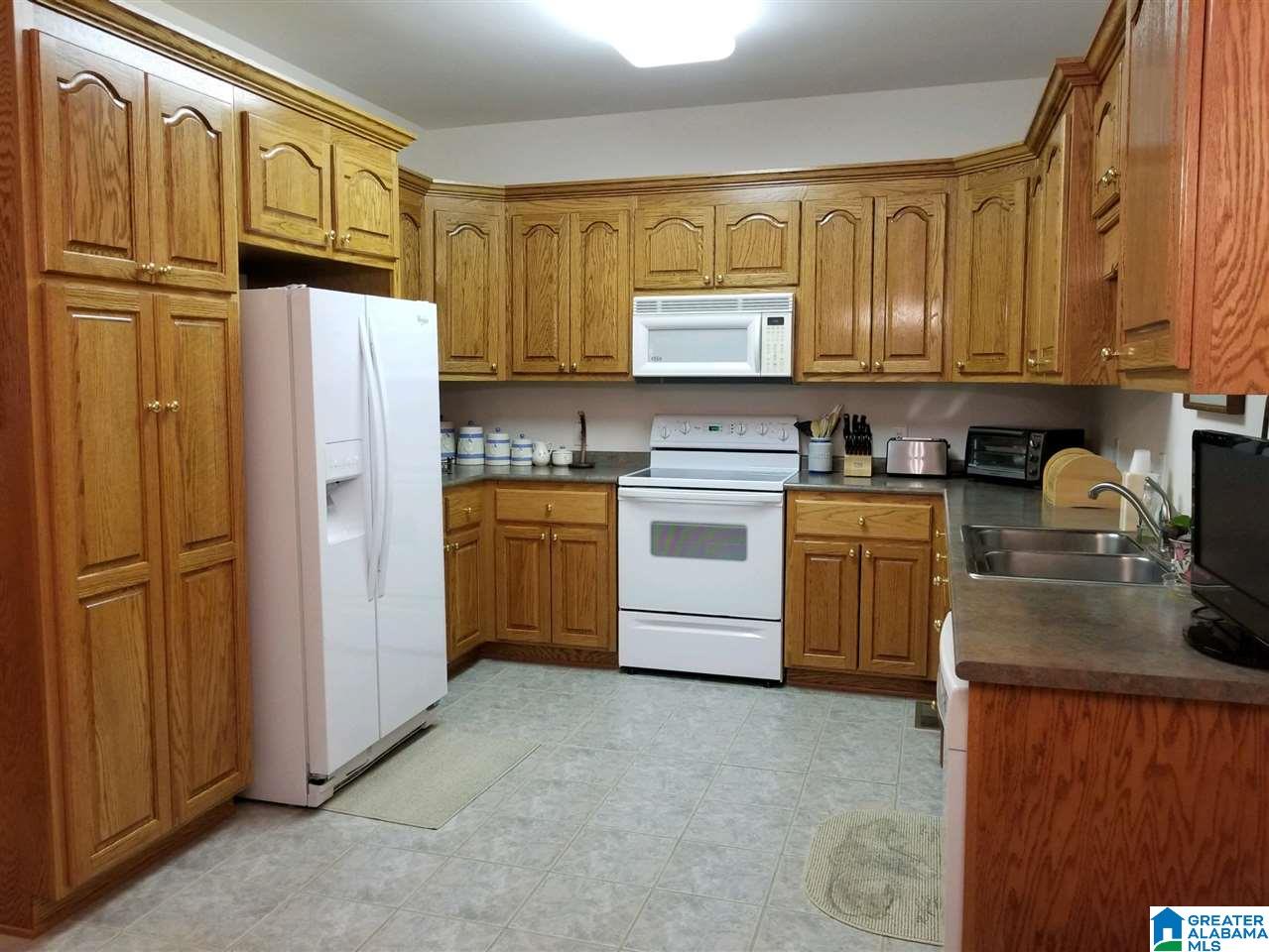 811 Magnolia Circle Warrior, AL 35180 - Photo 10 of 23