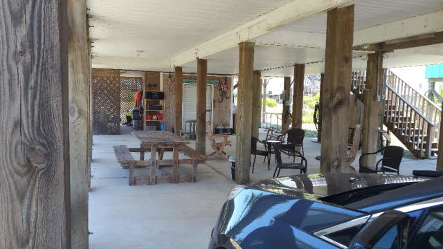 117 West 11th Street Gulf Shores, AL 36542 - Photo 9 of 30 Parking & Partying