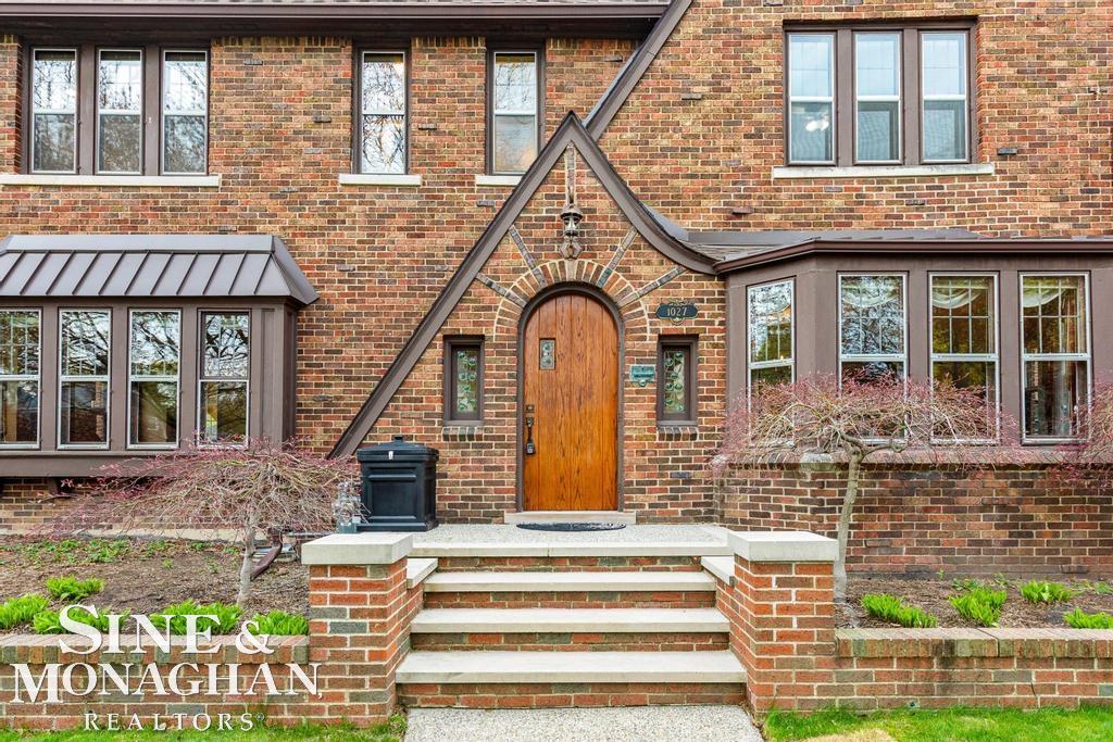 1027 Yorkshire Road Grosse Pointe Park, MI 48230 - Photo 5 of 64