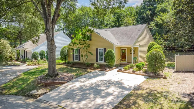 $360,000 | 2605 Hillmont Drive, Charlotte, NC 28226