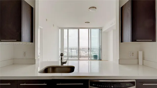 a view of empty room with window