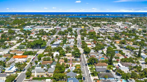$714,999 | 823 Selkirk Street, West Palm Beach, FL 33405