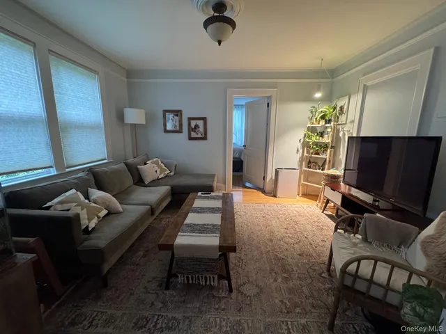 $995,000 | 86 East Sunnyside Lane, Irvington, NY 10533