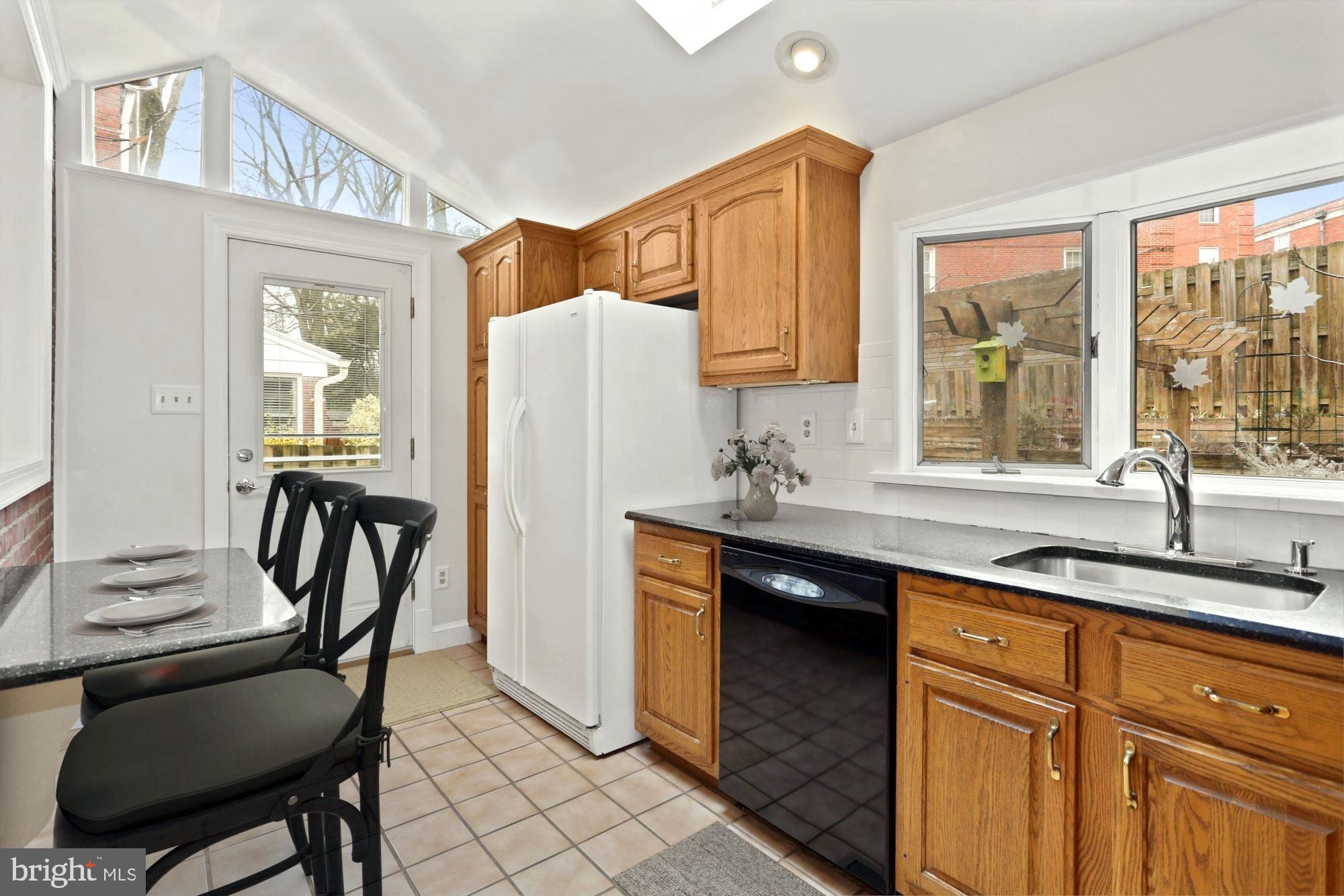 3619 1st Road South Arlington, VA 22204 - Photo 21 of 73 Virtually staged - Great overhang
