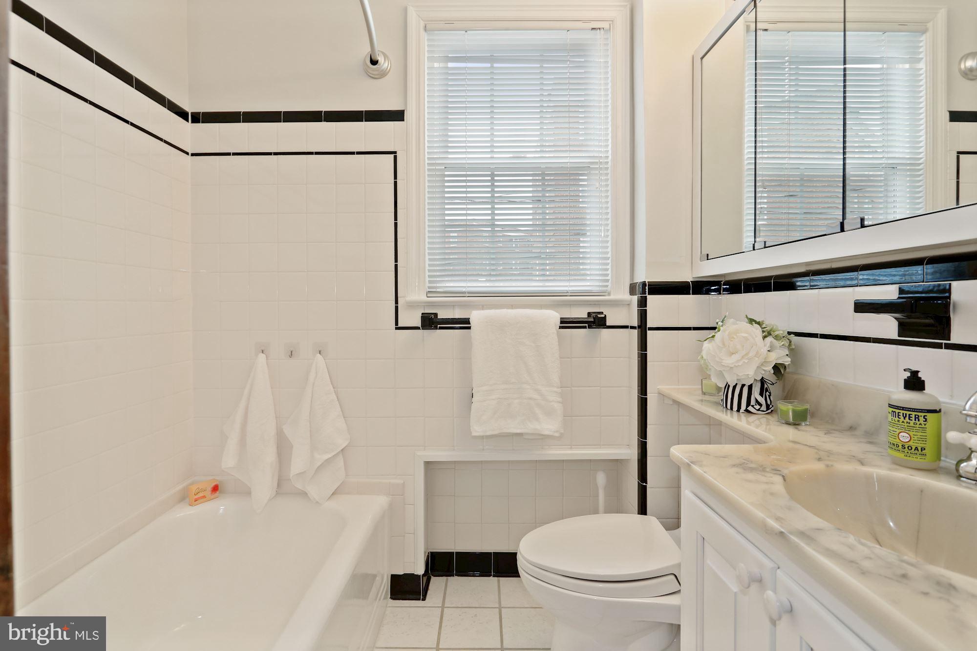 3619 1st Road South Arlington, VA 22204 - Photo 28 of 73 Full bath upper level