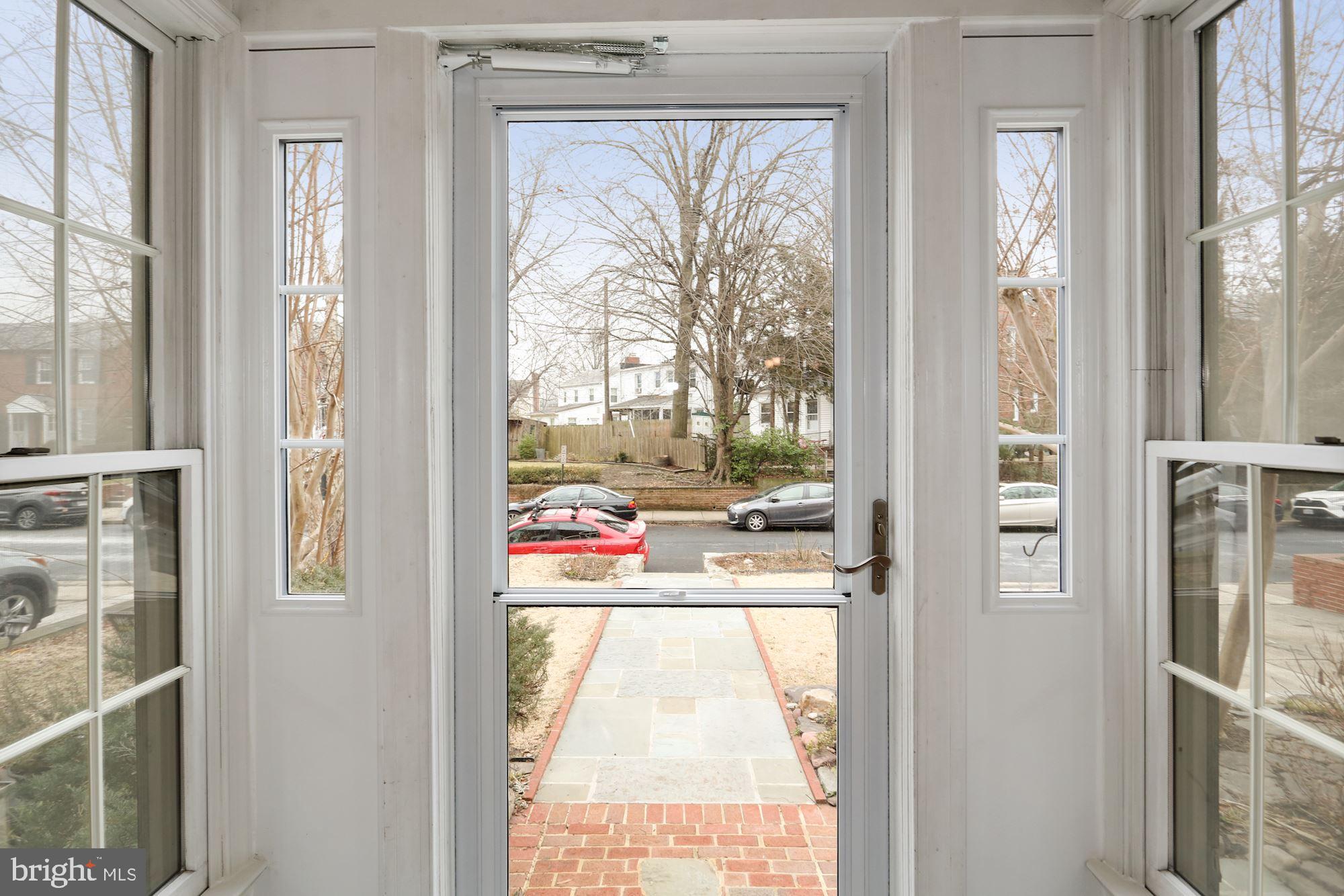 3619 1st Road South Arlington, VA 22204 - Photo 4 of 73 Enclosed Entryway