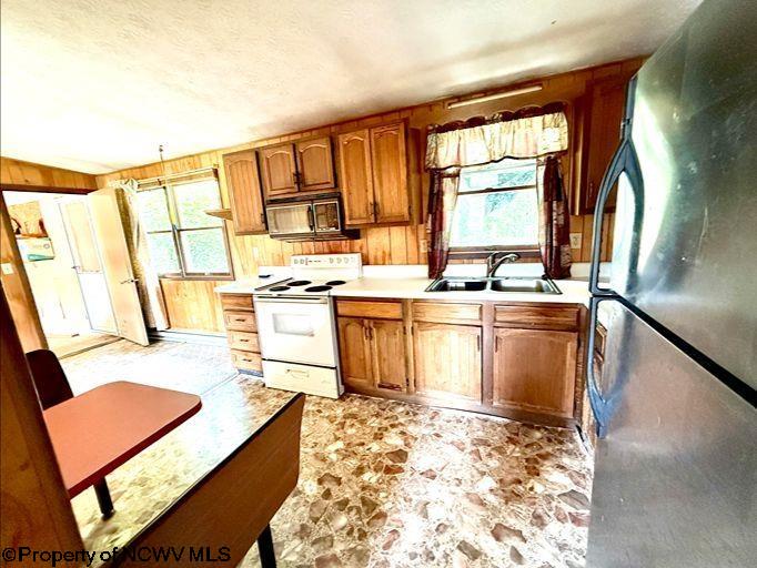 28 South Grove Avenue Reedsville, WV 26547 - Photo 5 of 16 Gallery Image 5