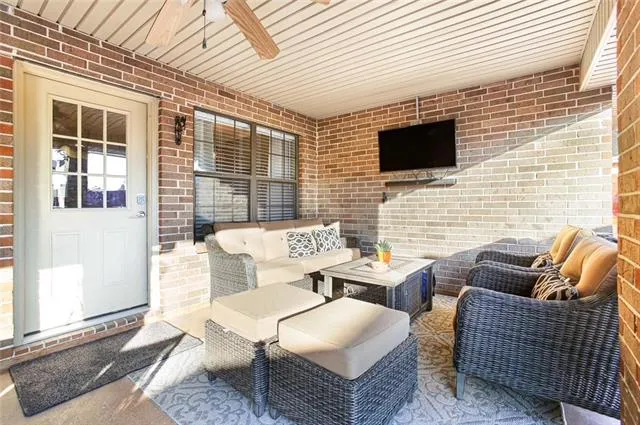 $318,999 | 6900 Royal Street, Arabi, LA 70032