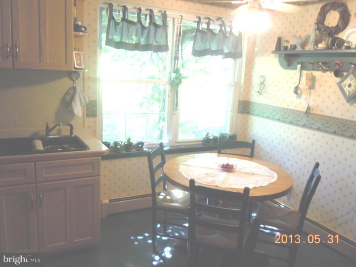 66 South County Line Road Telford, PA 18969 - Photo 11 of 24 Kitchen