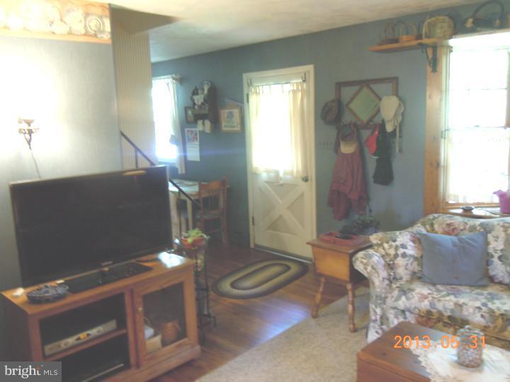 66 South County Line Road Telford, PA 18969 - Photo 13 of 24 Living Room