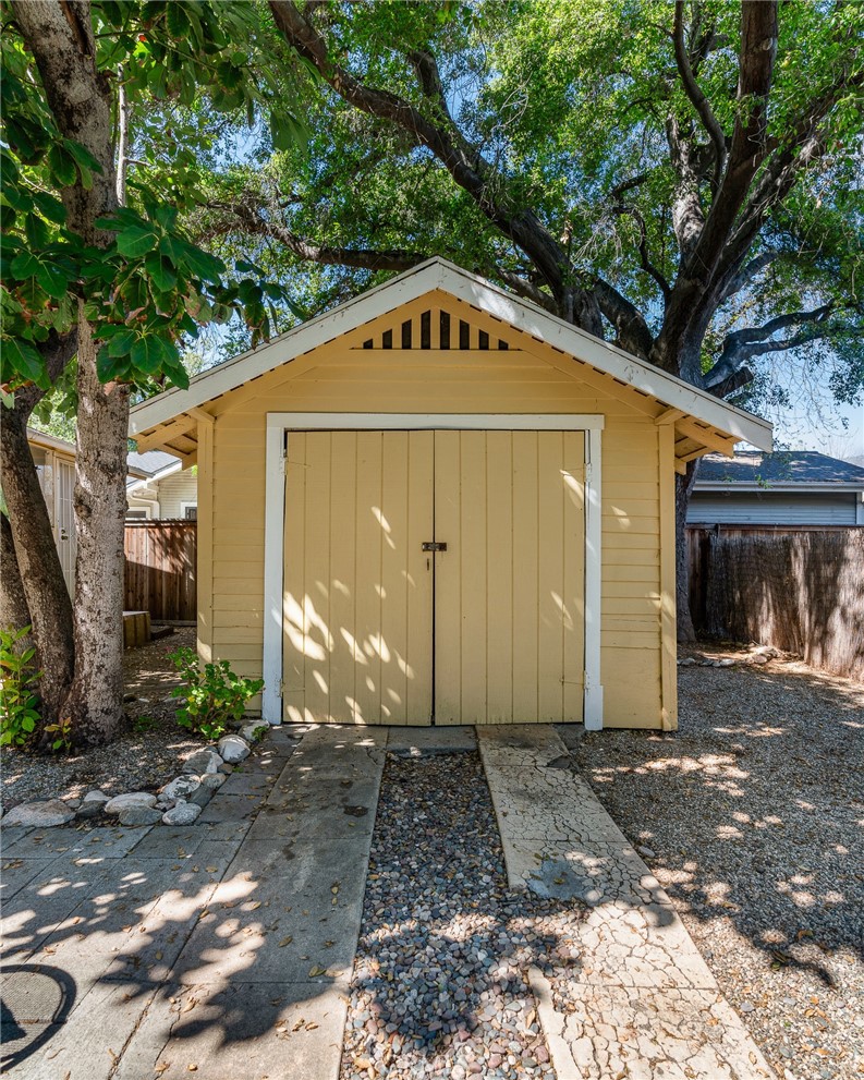 846 North Wilson Avenue Pasadena, CA 91104 - Photo 29 of 37 a front view of a house