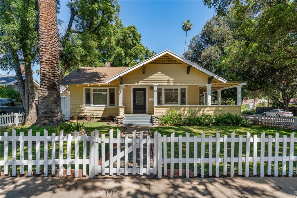 846 North Wilson Avenue Pasadena, CA 91104 - Photo 32 of 37 a front view of a house with a garden
