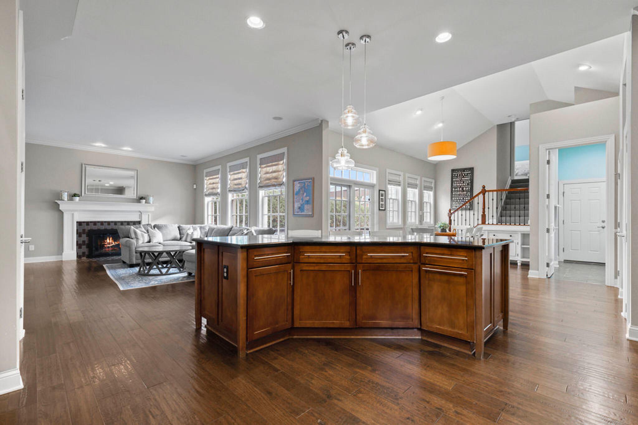 7255 Southfield Road New Albany, OH 43054 - Photo 7 of 44 Kitchen