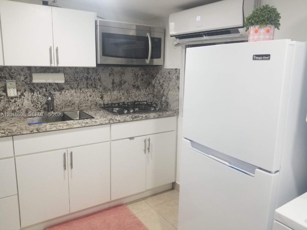 4074 Northwest 4th Street Miami, FL 33126 - Photo 11 of 14